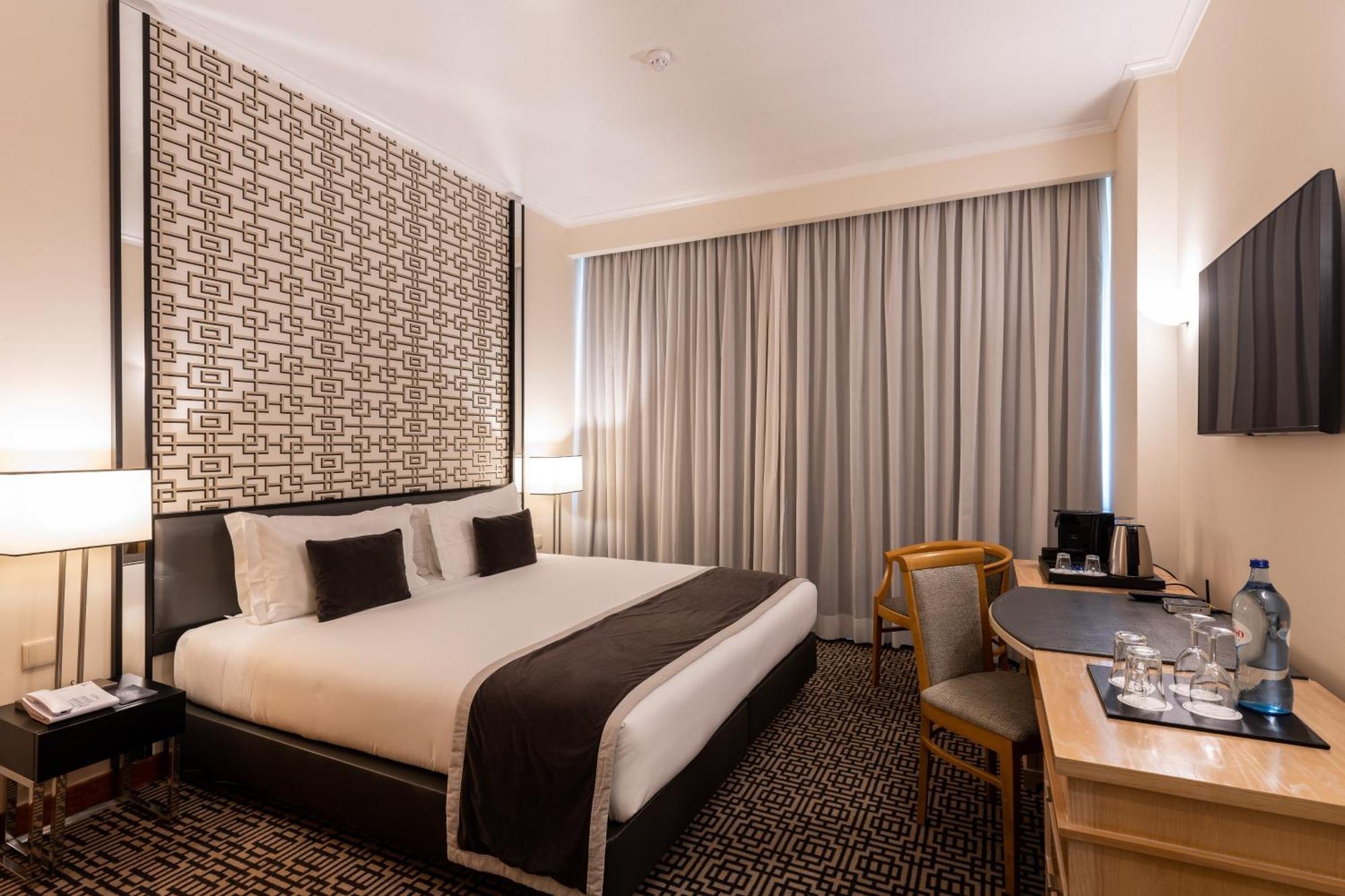Superior Double or Twin Room City View
